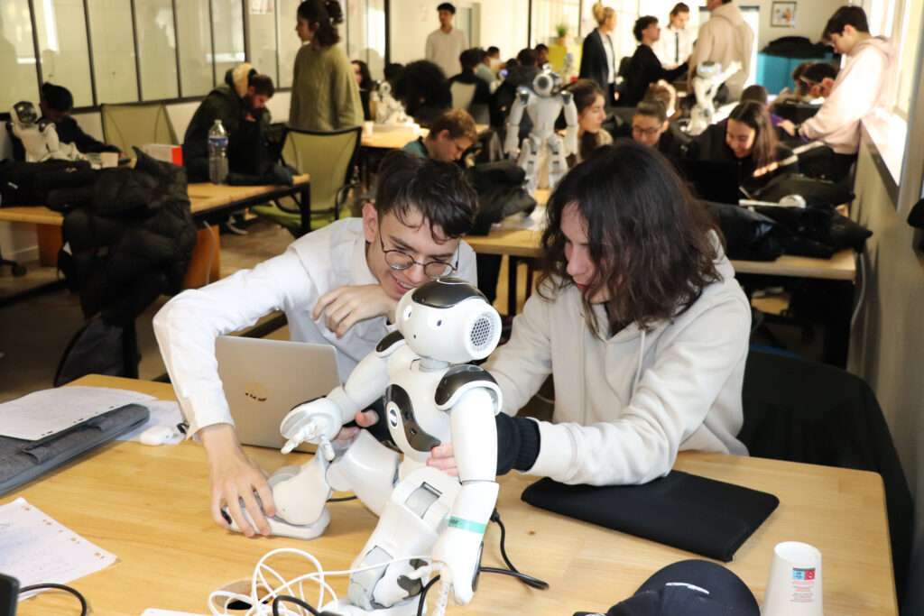 Découverte du robot NAO à Issy les moulineaux