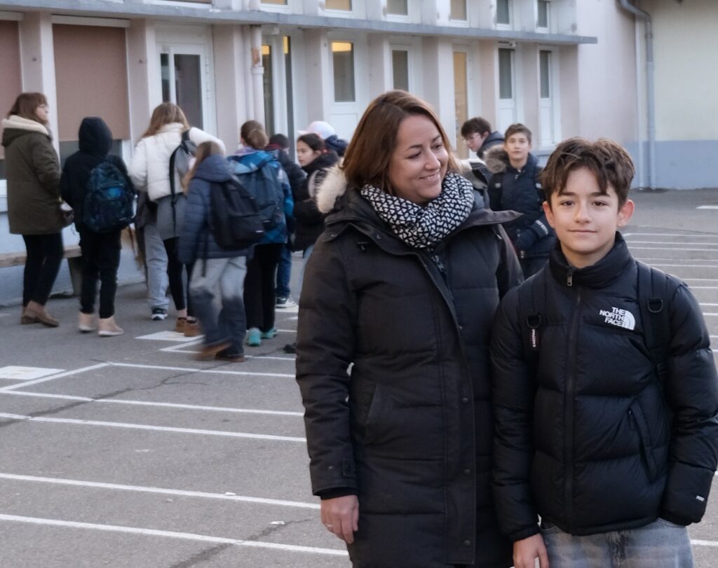 École et Parents : Ils jouent dans la même cour